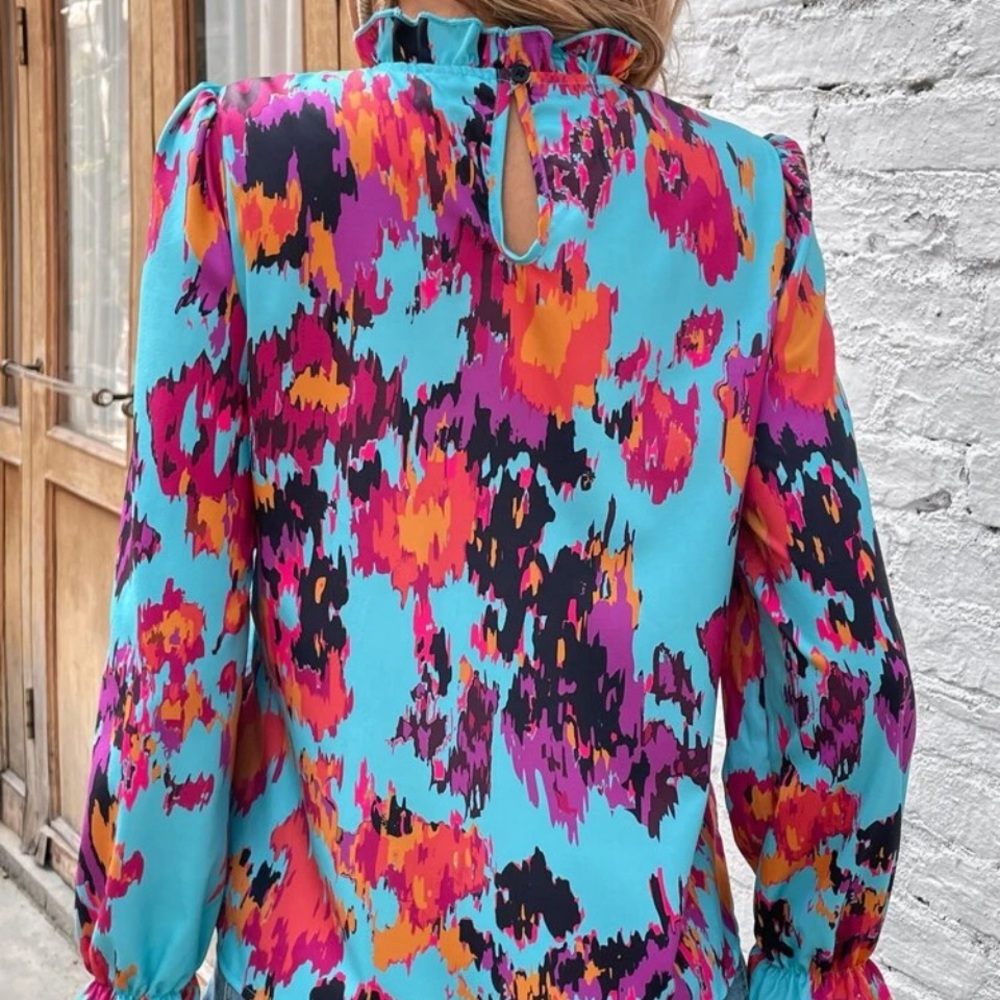 New ALLOVER print long sleeve top - Picture 6 of 7